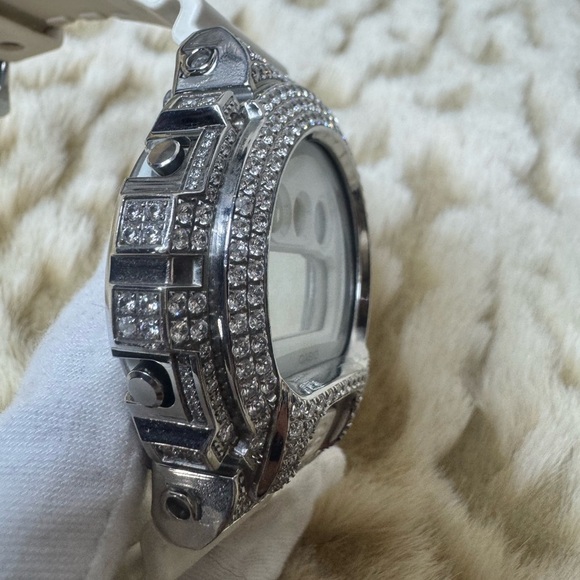 Casio  G-Shock DW-6900WW with CZ casing main image 4